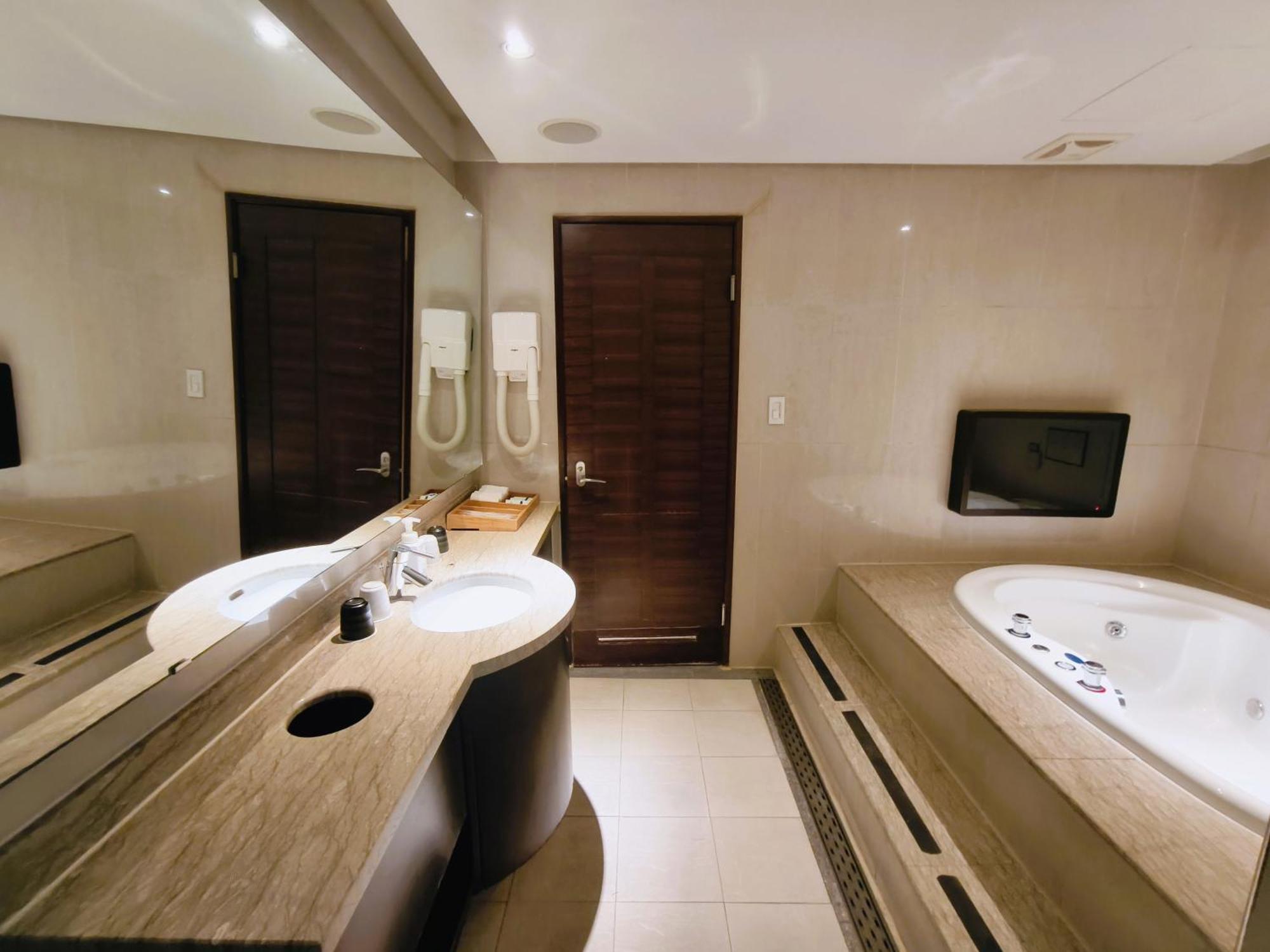 Via Hotel Breeze Taipéi Habitación foto