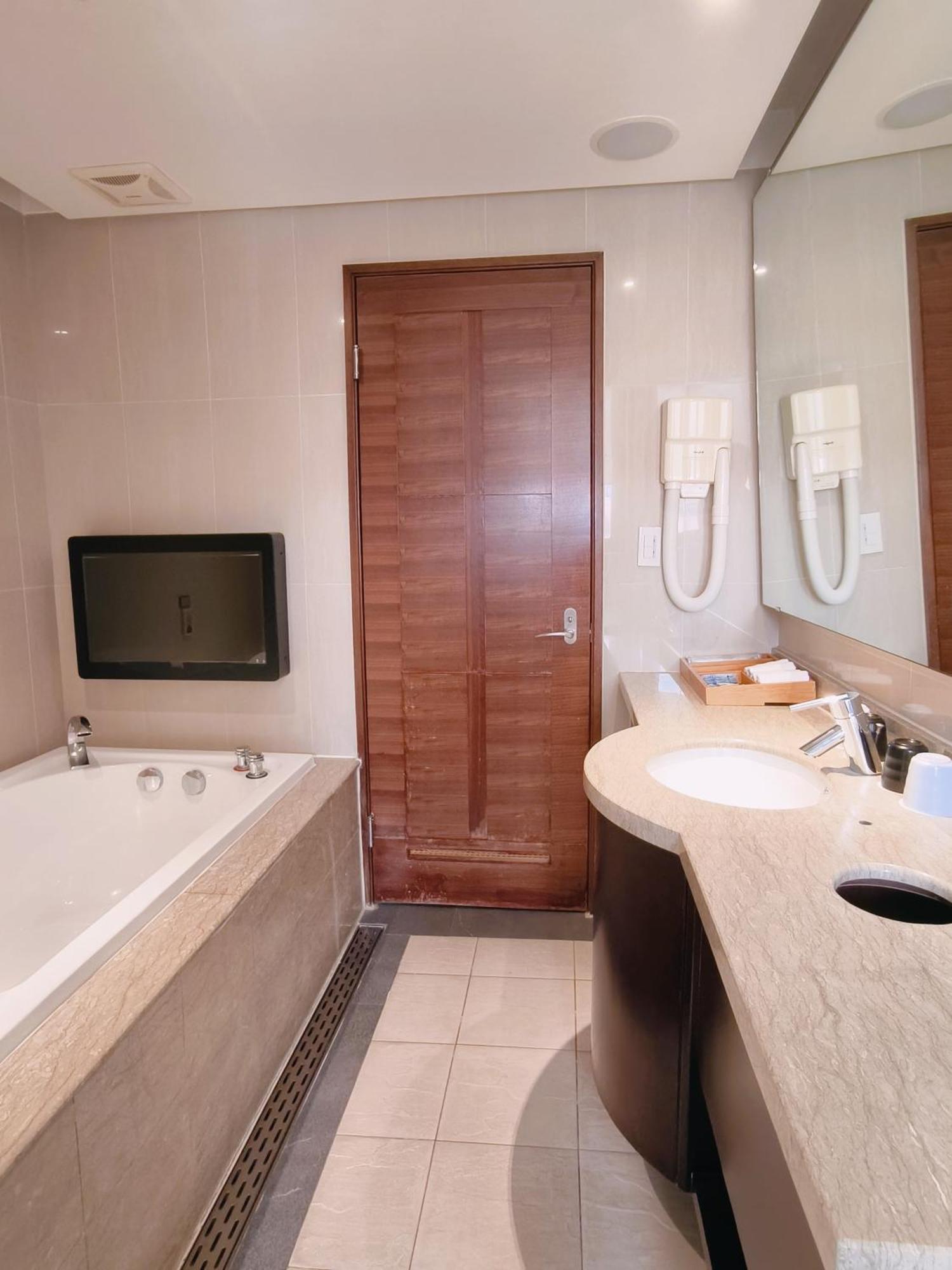 Via Hotel Breeze Taipéi Habitación foto